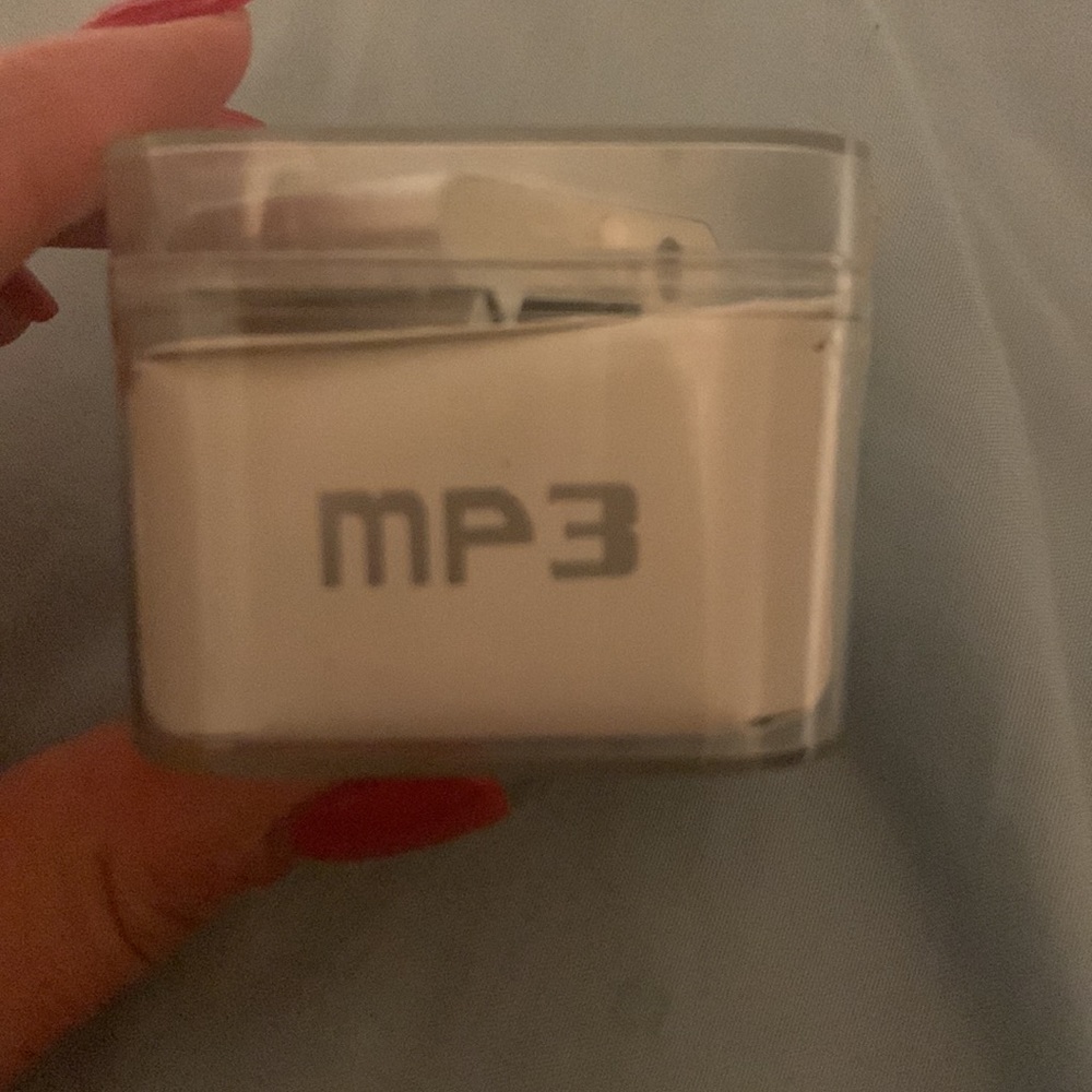 MP3 player - Picture 2 of 2